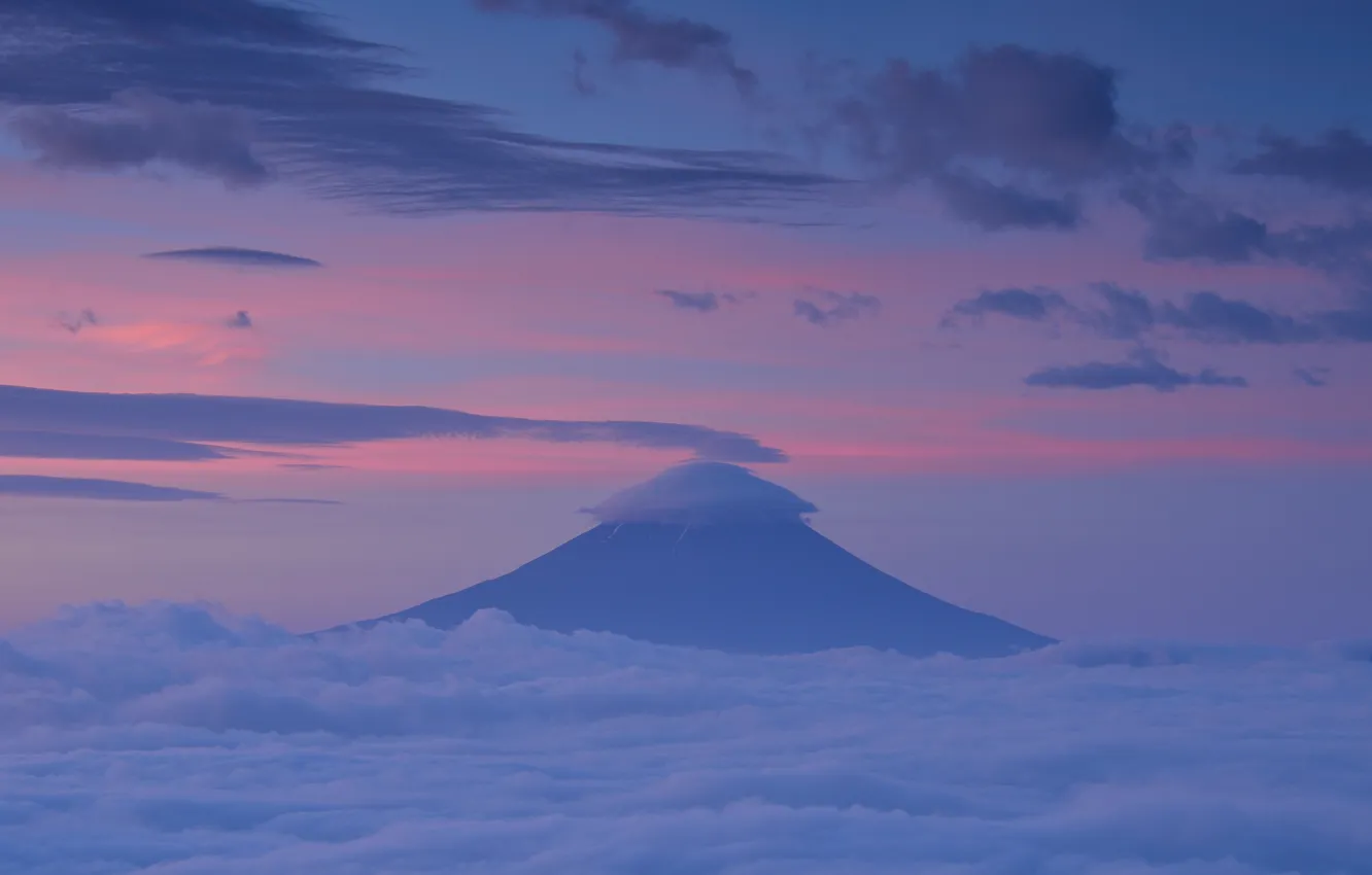 Фото обои небо, облака, закат, гора, вечер, вулкан, Япония, розовое