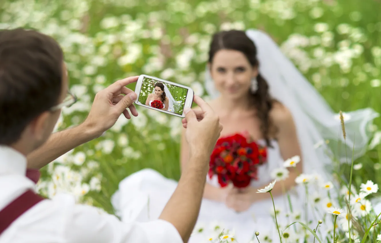 Фото обои трава, цветы, природа, женщина, букет, невеста, свадьба