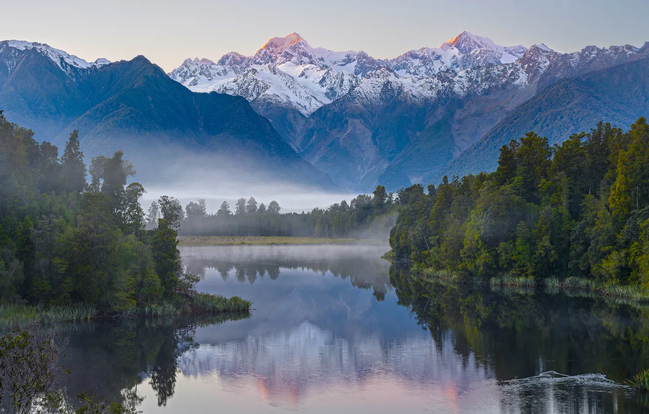 Фото обои лес, горы, туман, озеро, New Zealand, Lake Matheson, John Leathwick