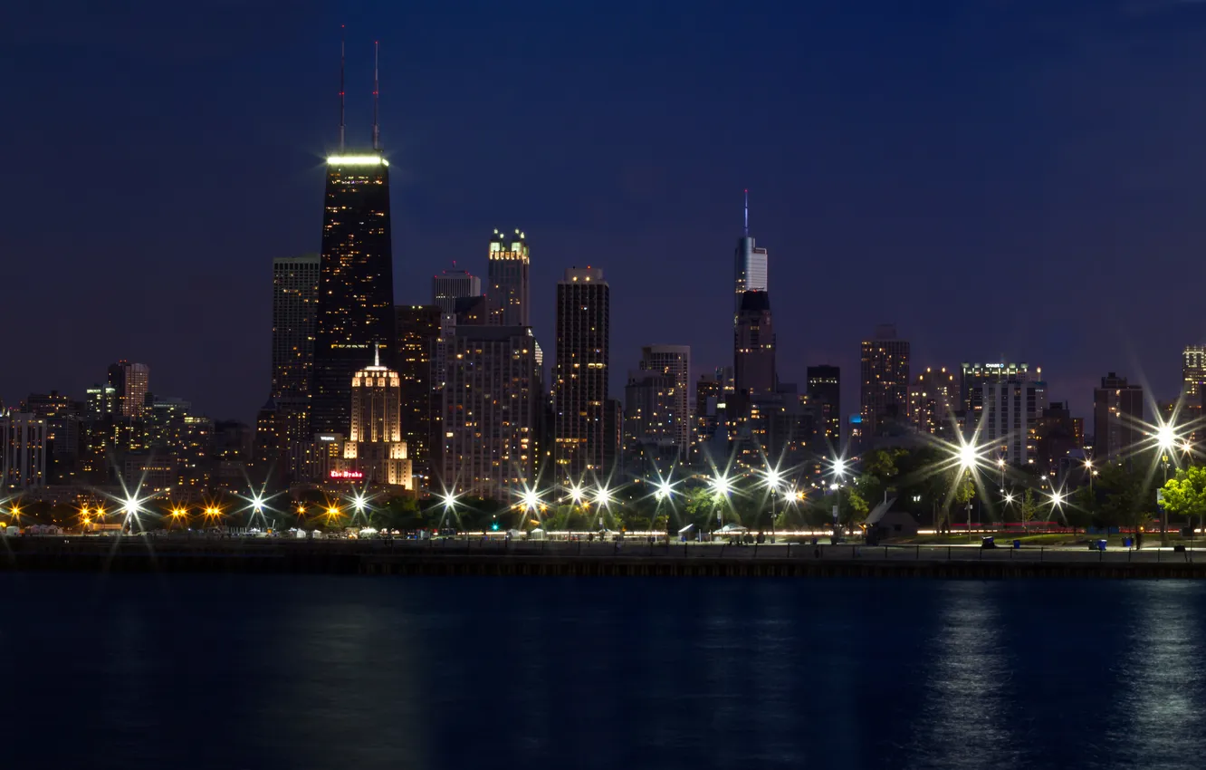 Фото обои ночь, город, огни, парк, река, дома, Чикаго, США