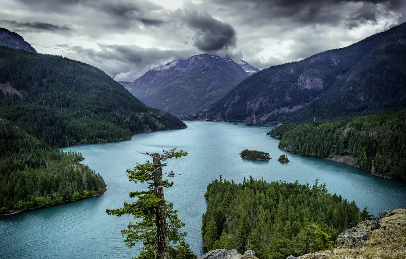 Фото обои лес, облака, деревья, горы, озеро, камни, скалы, Вашингтон