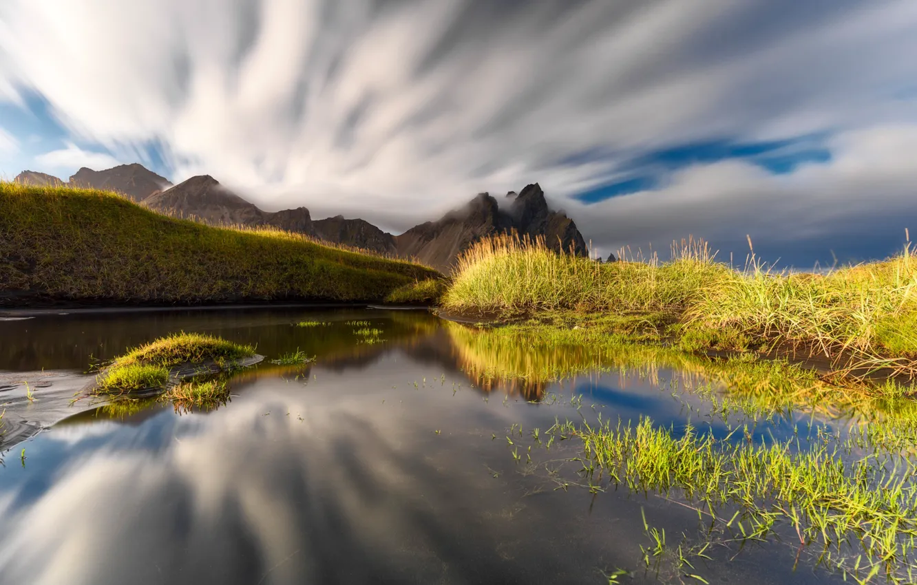 Фото обои небо, трава, вода, солнце, облака, горы, Iceland, Vestrahorn