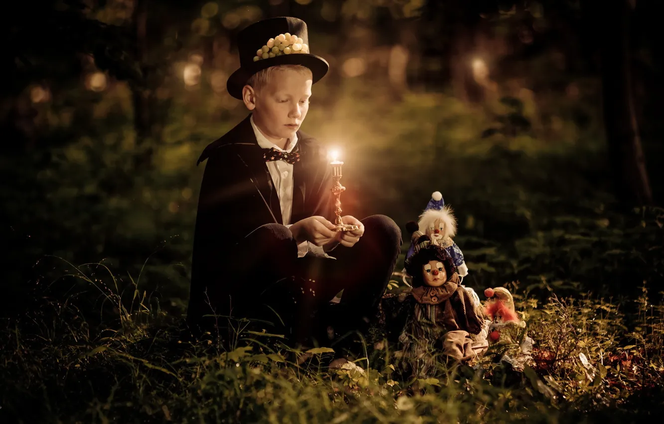 Фото обои настроение, игрушки, свеча, малчик