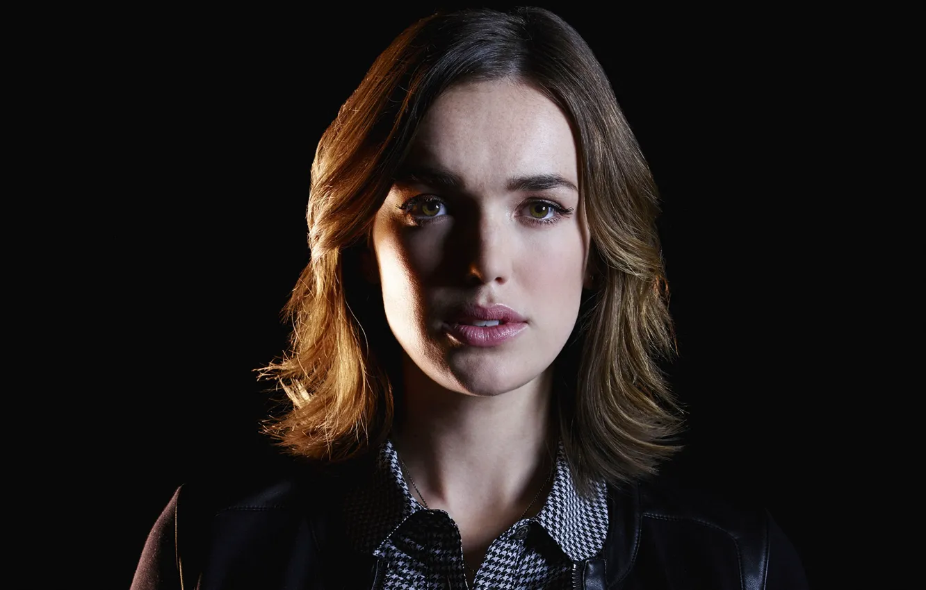 Фото обои Agents of S.H.I.E.L.D., Agents of Shield, Elizabeth Henstridge, Агенты «Щ.И.Т.», Элизабет Хенстридж, Агент Джемма Симмонс