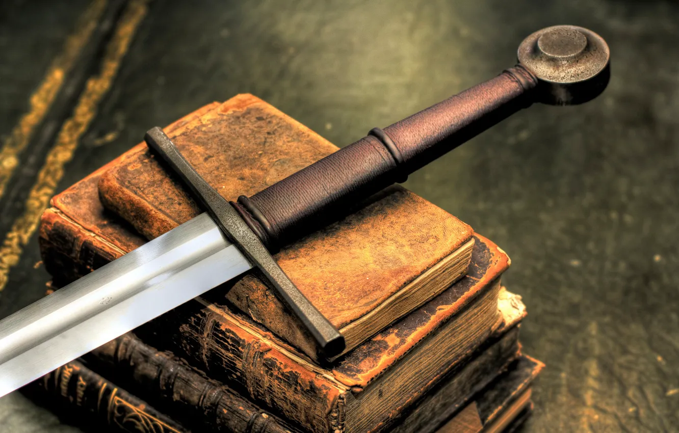 Фото обои оружие, сталь, книги, меч, рукоятка