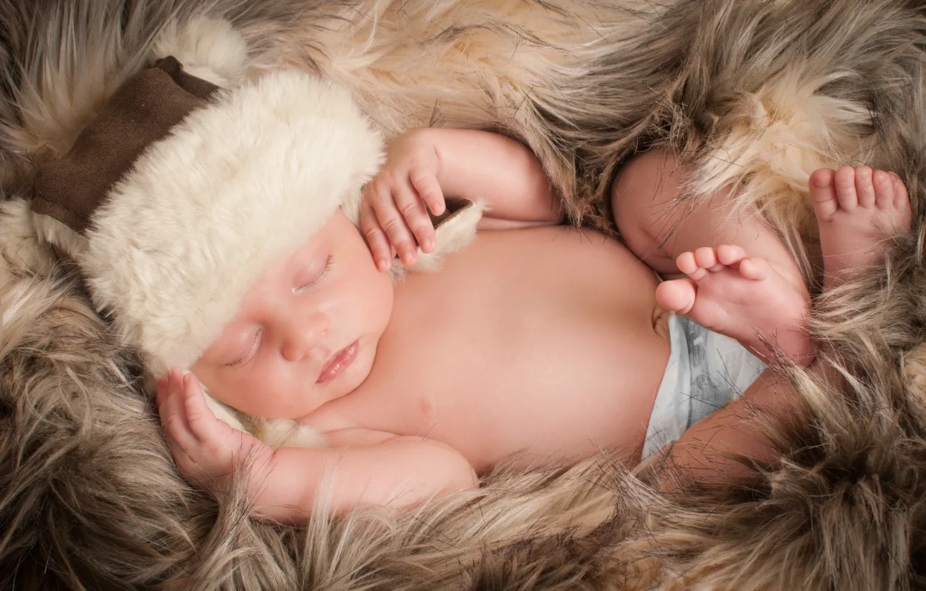 Фото обои шапка, сон, мальчик, малыш, спит, мех, младенец