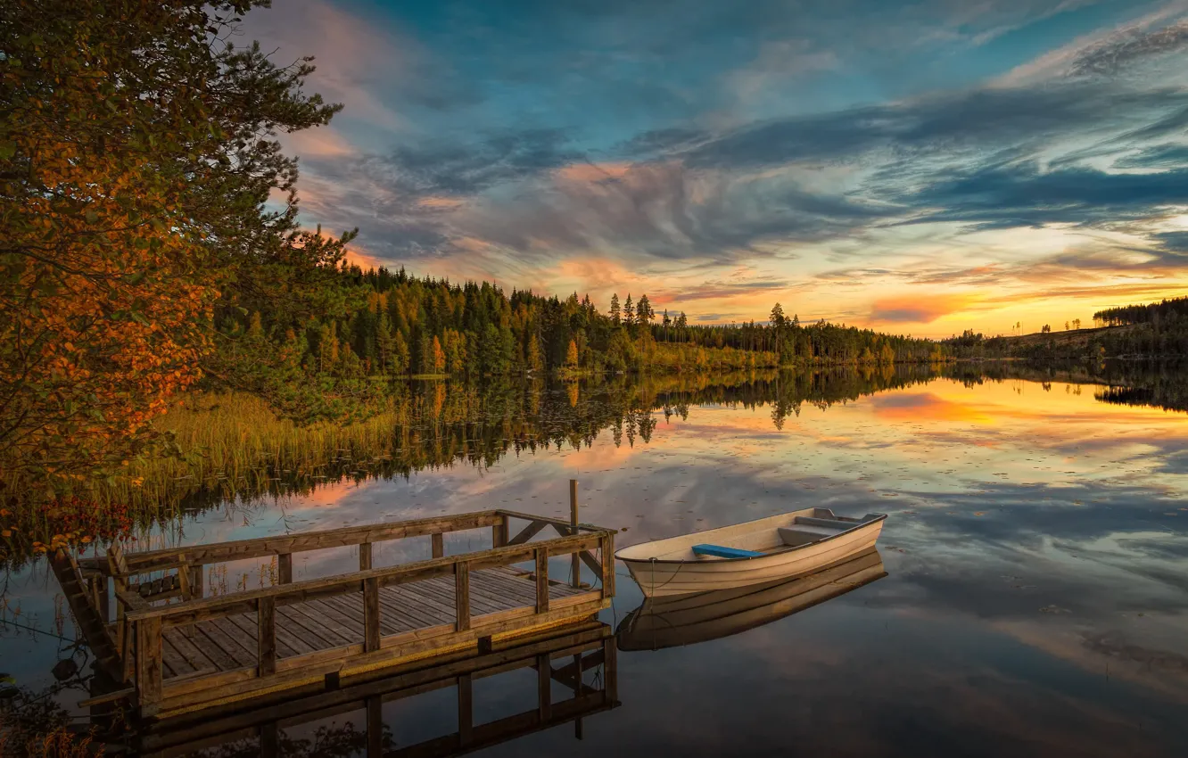 Фото обои осень, лес, деревья, закат, река, лодка, причал, Швеция