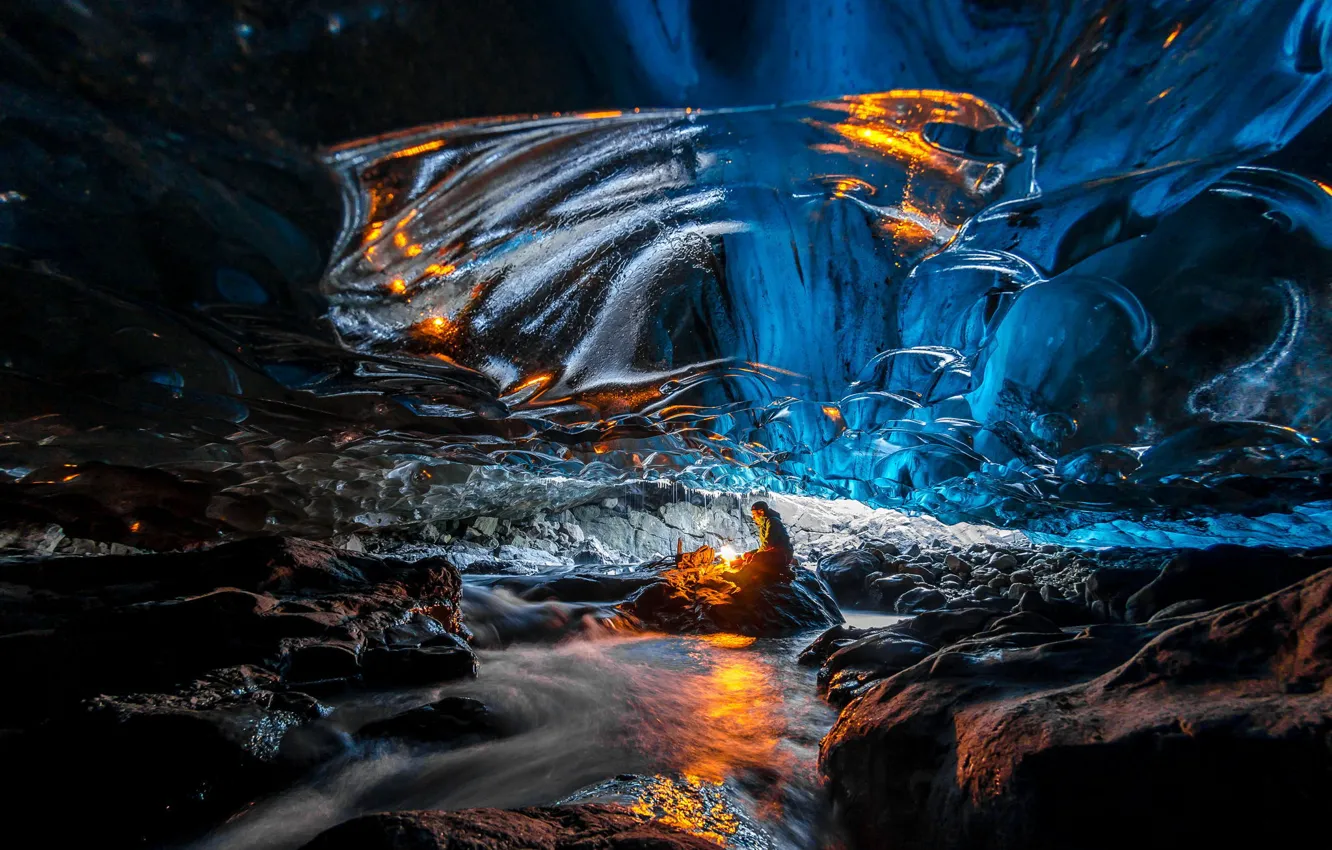Фото обои лед, огонь, пещера, человет