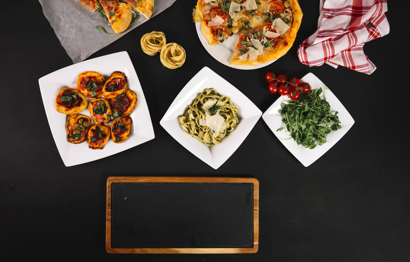 Фото обои зелень, пицца, помидоры, макароны, лапша