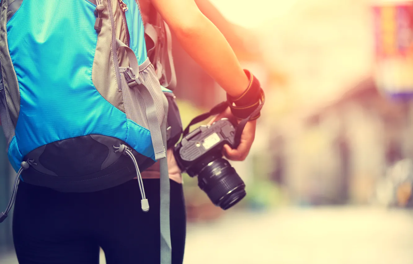 Фото обои фотоаппарат, фотограф, рюкзак