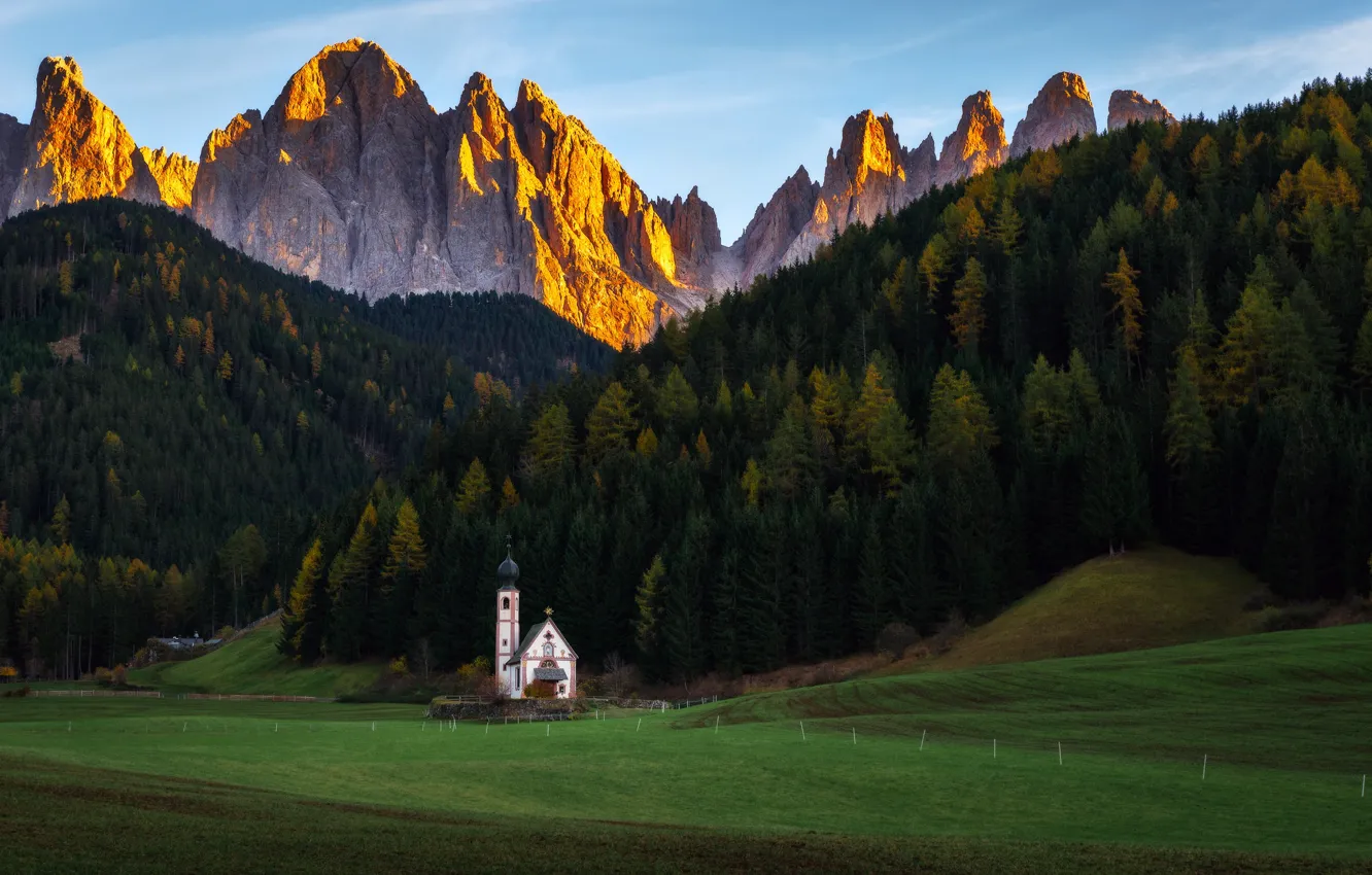 Фото обои осень, пейзаж, горы, природа, Италия, церковь, леса, луга