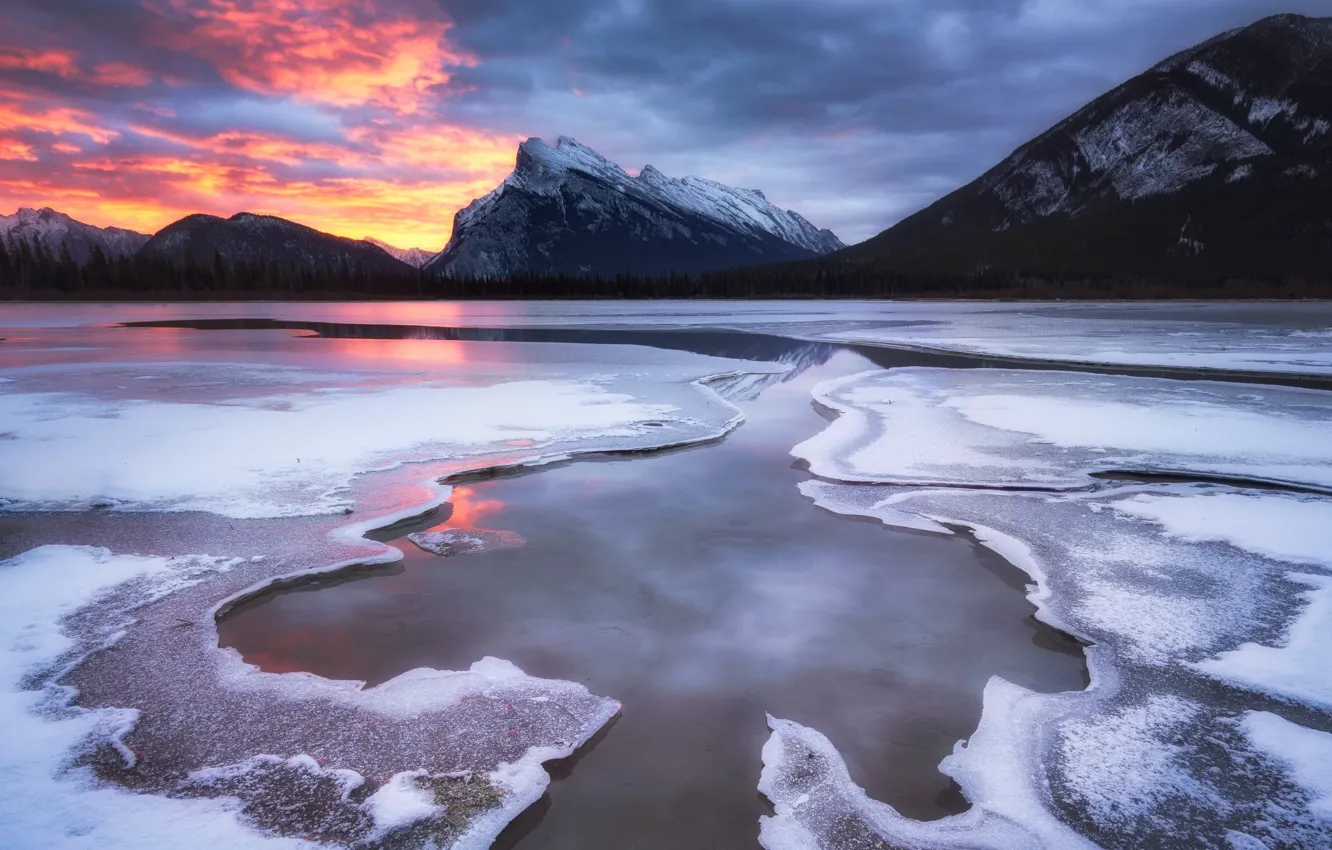 Фото обои зима, небо, закат, горы, озеро, река, лёд