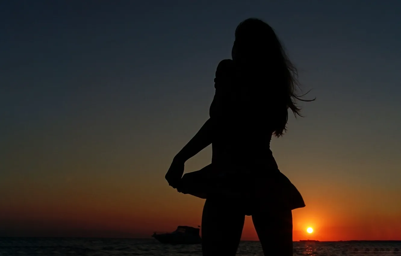 Фото обои girl, sexy, beach, long hair, sea, nature, sunset, beautiful