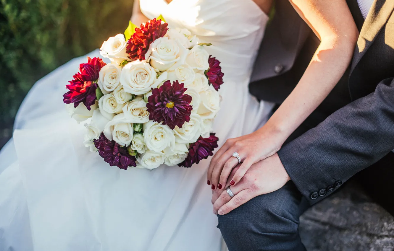 Фото обои цветы, букет, кольца, руки, семья, невеста, свадьба, жених