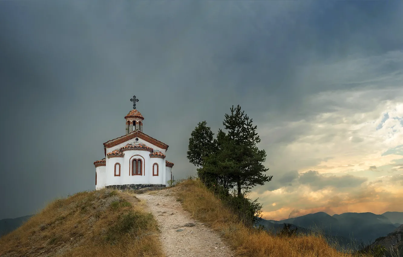 Фото обои пейзаж, природа, холм, дорожка, часовня, Болгария, Иван Георгиев