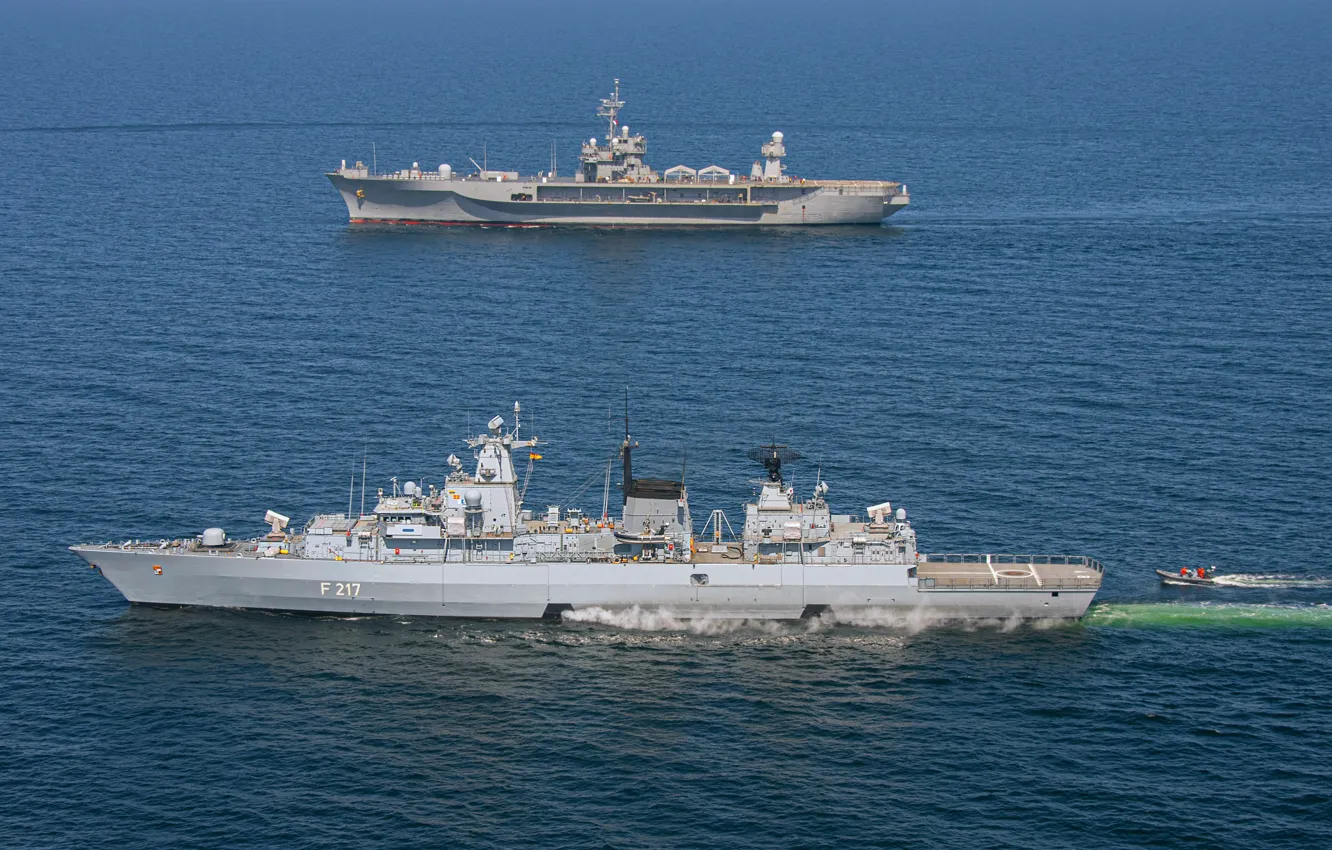 Фото обои Bayern, USS Mount Whitney, LCC-20, F 217
