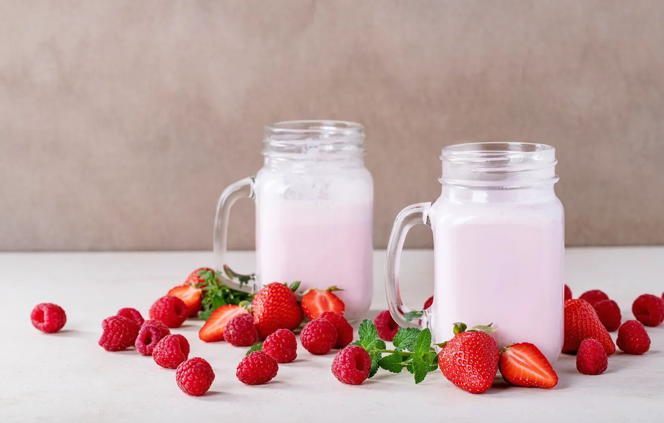 Фото обои ягоды, малина, молоко, клубника, коктейль, Roman Dbree