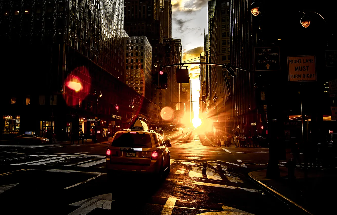 Фото обои солнце, рассвет, улица, дома, Нью-Йорк, зарево, такси