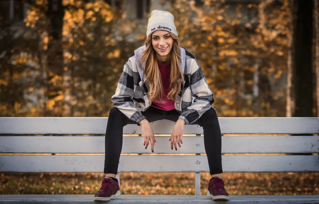 Фото обои girl, nature, model, bench, Sweetheart