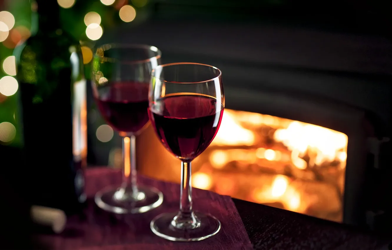 Фото обои огни, настроение, праздник, вино, красное, елка, бокалы, Рождество