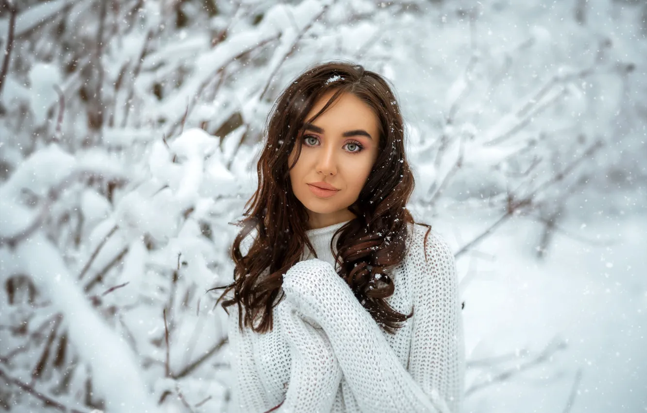 Фото обои зима, взгляд, снег, деревья, снежинки, природа, поза, модель
