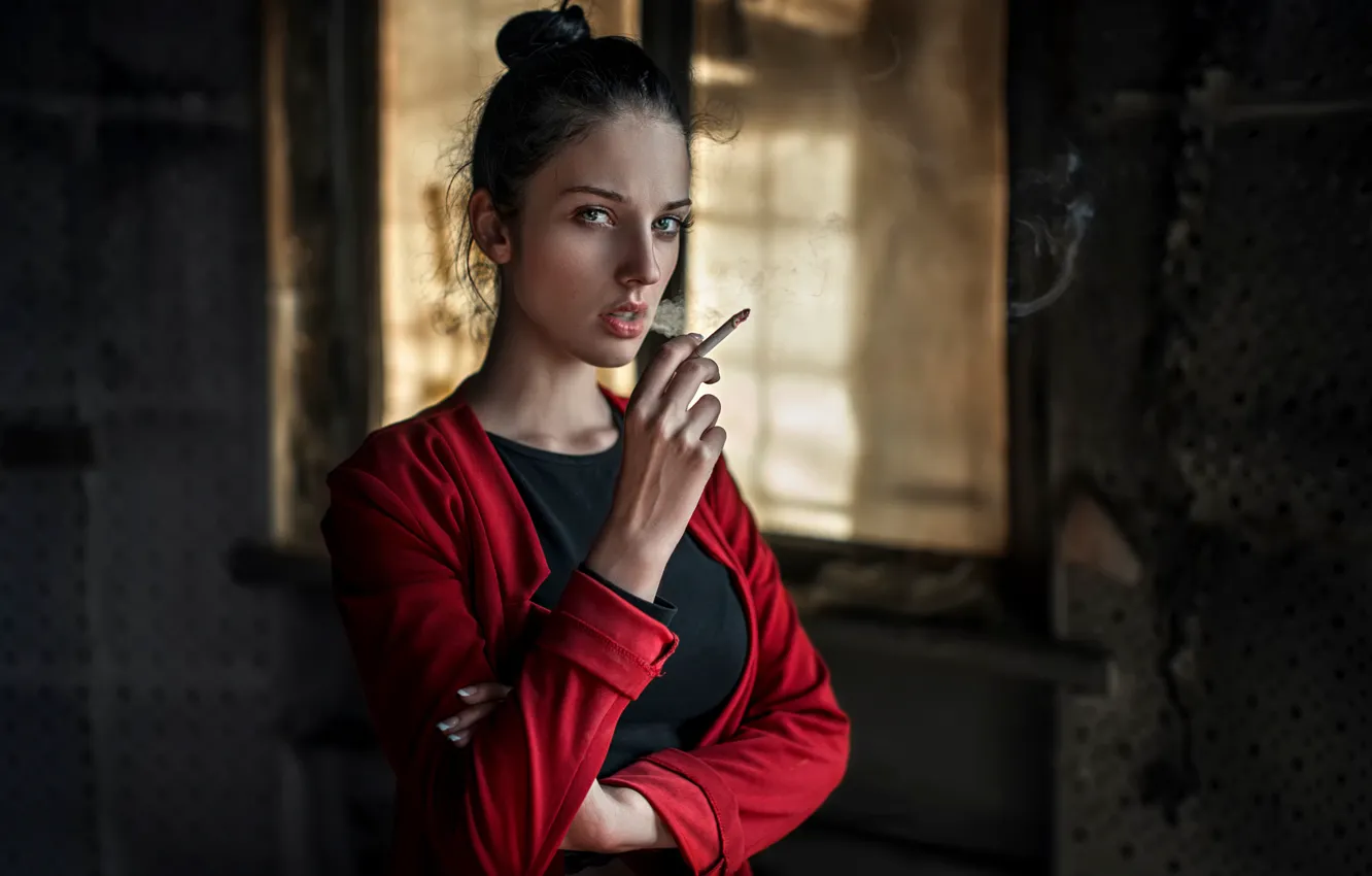 Фото обои взгляд, сигарета, Россия, Георгий Чернядьев, Alla, Алла Бергер