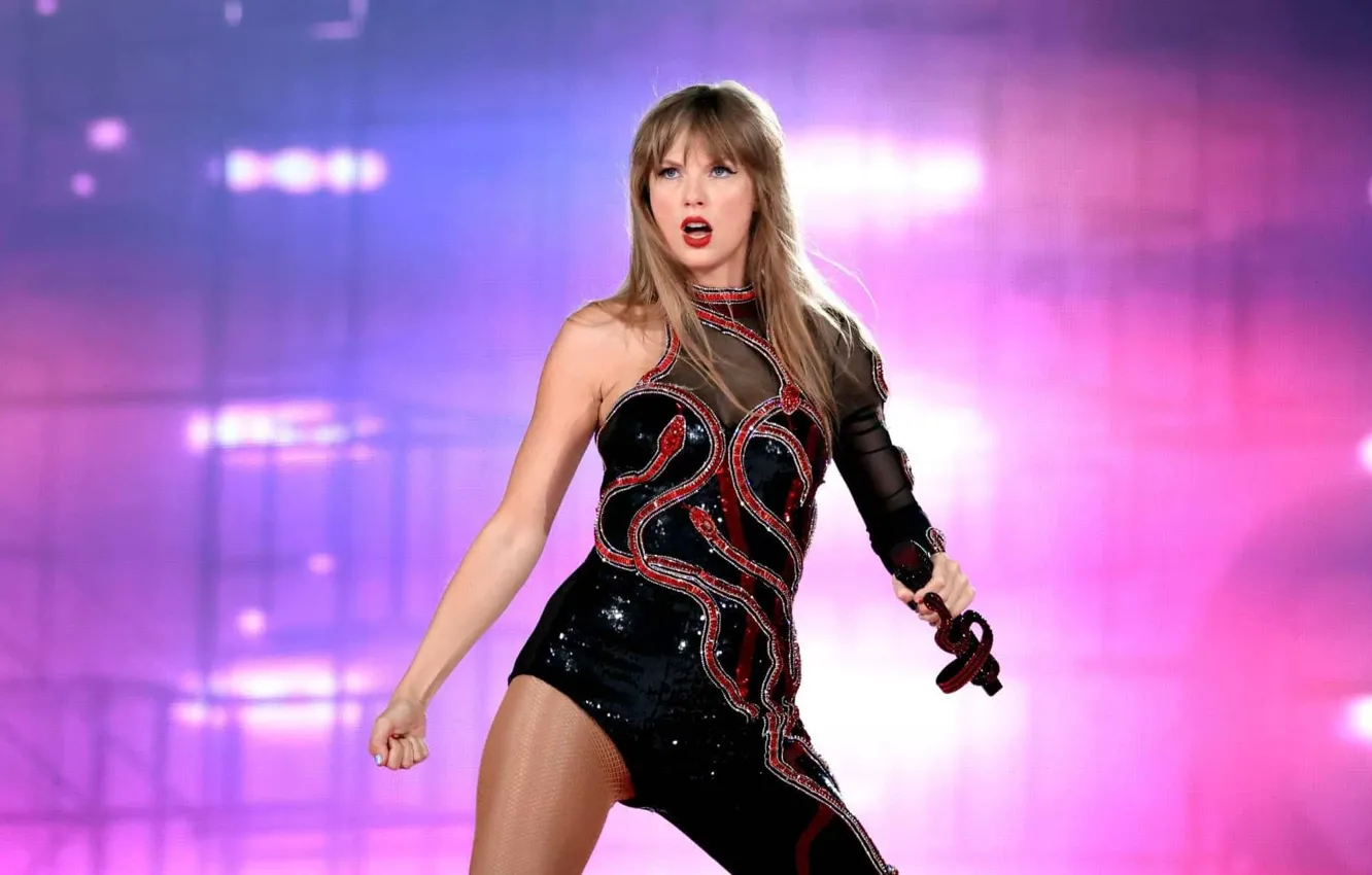 Фото обои огни, поза, движение, сцена, блондинка, концерт, певица, Taylor Swift