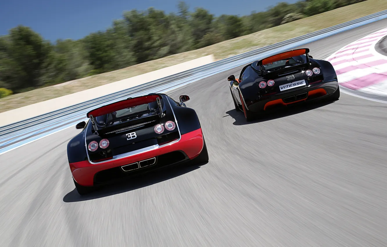 Фото обои Roadster, Бугатти, Bugatti, Вейрон, Veyron, суперкар, вид сзади, гоночный трек