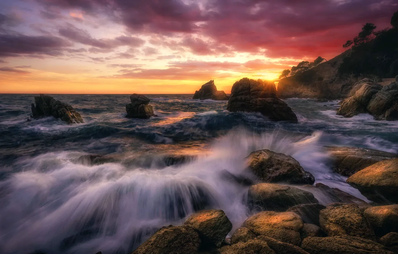 Фото обои море, волны, небо, камни, прибой, Costa Brava
