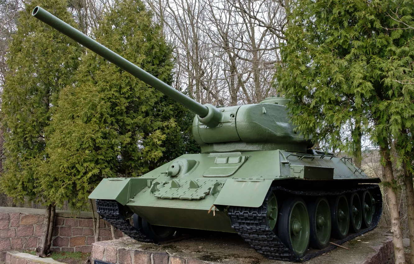 Фото обои Т-34-85, советский средний танк, тридцатьчетвёрка