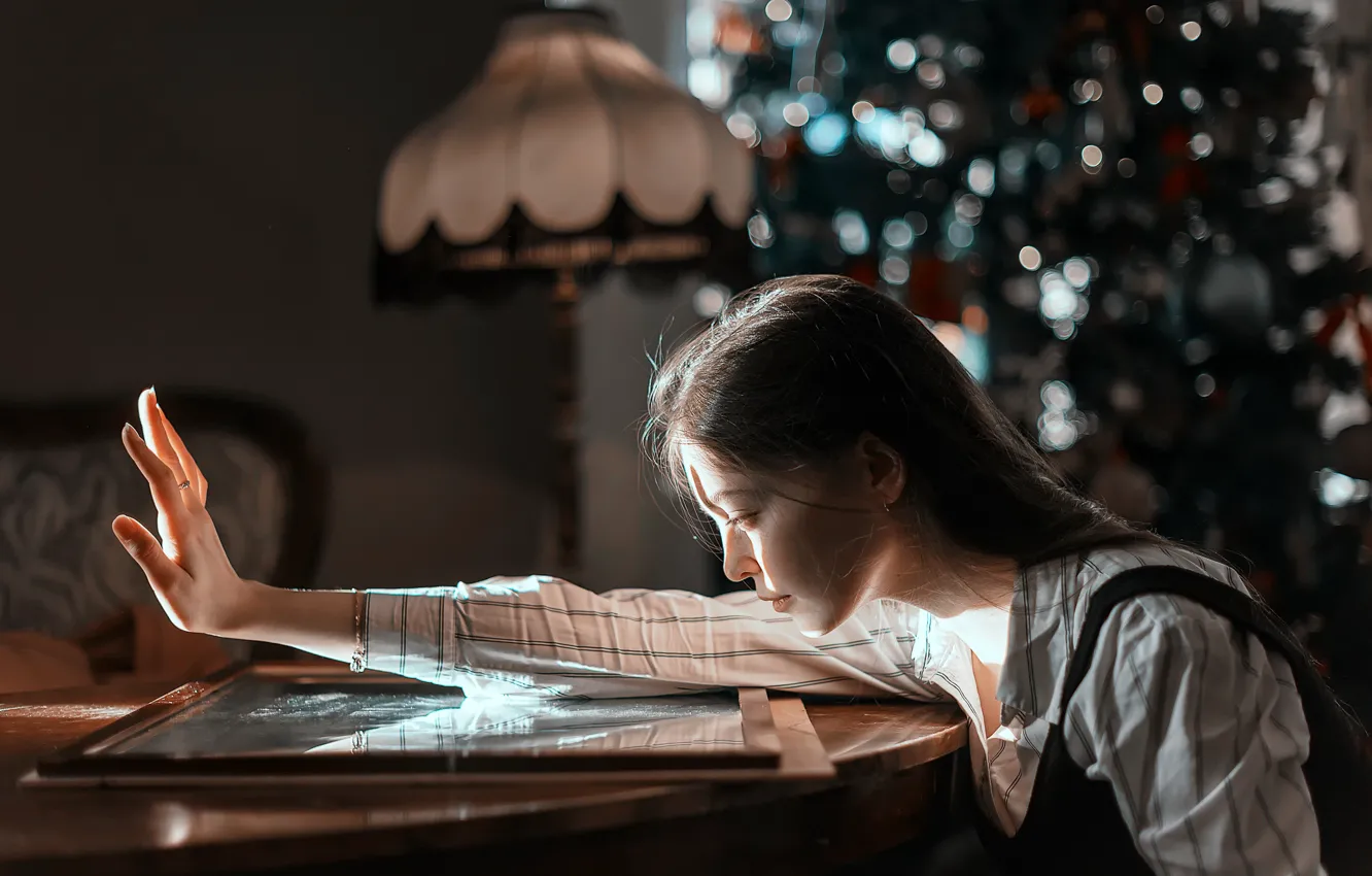 Фото обои девушка, солнце, отражение, зеркало, Ульяна Найденкова, Людмила Томилова