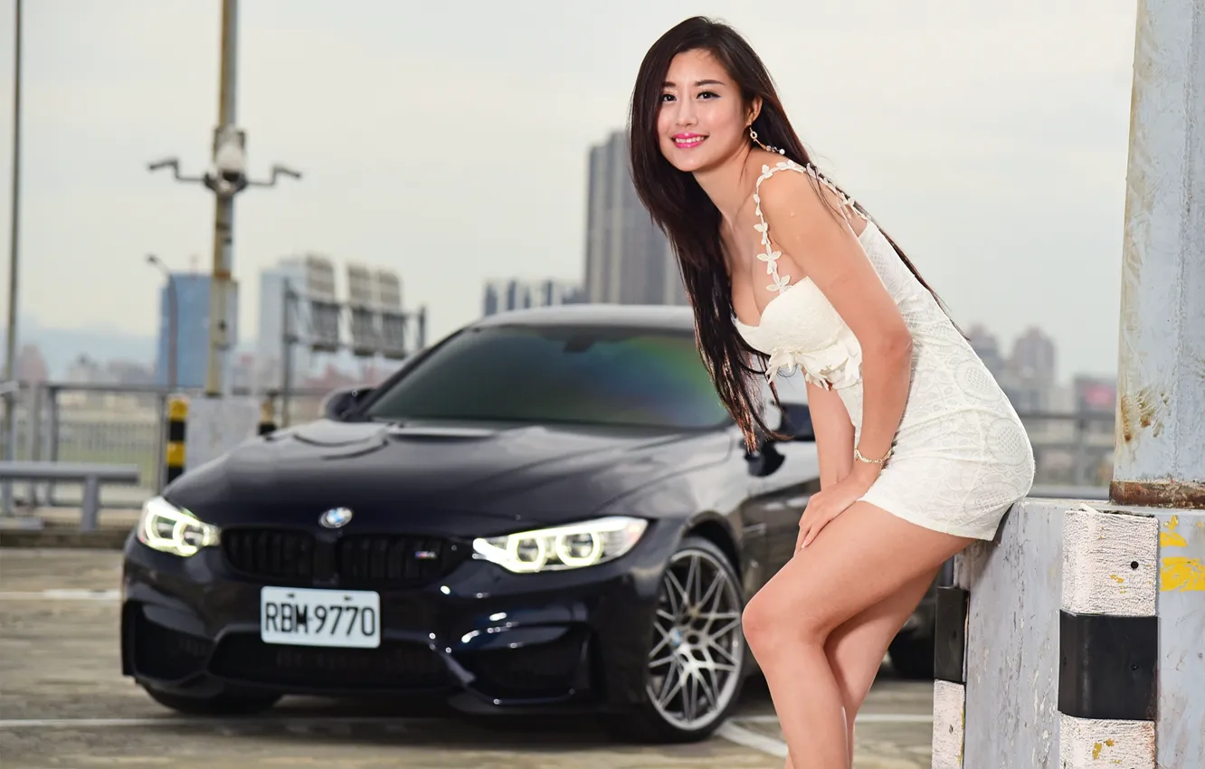 Фото обои авто, взгляд, Девушки, BMW, красивая девушка, Stella, позирует на фоне машины