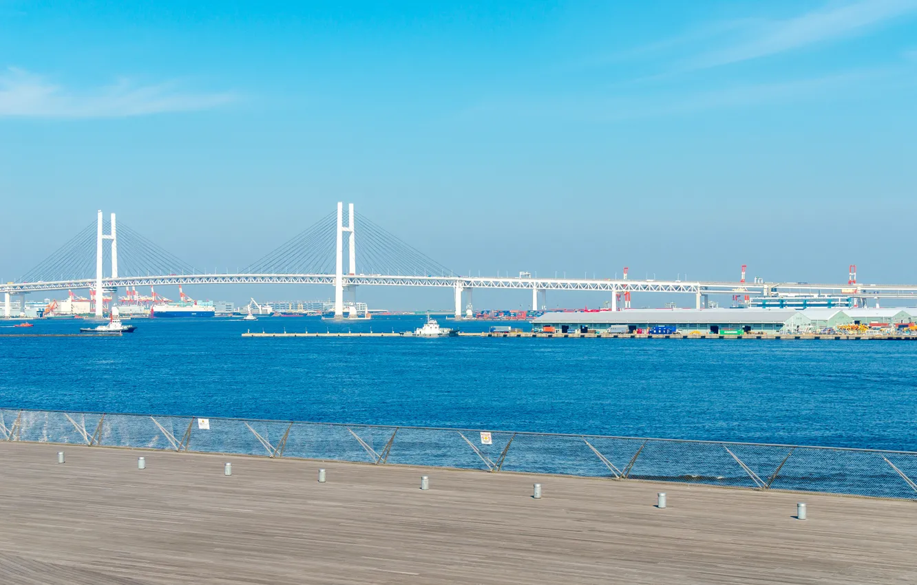 Фото обои море, небо, мост, город, корабль, дома, Япония, Yokohama Bay Bridge