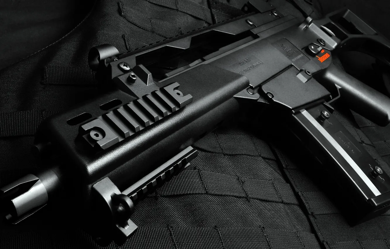 Фото обои чёрный, автомат, ракурс, бронежилет, HK g36