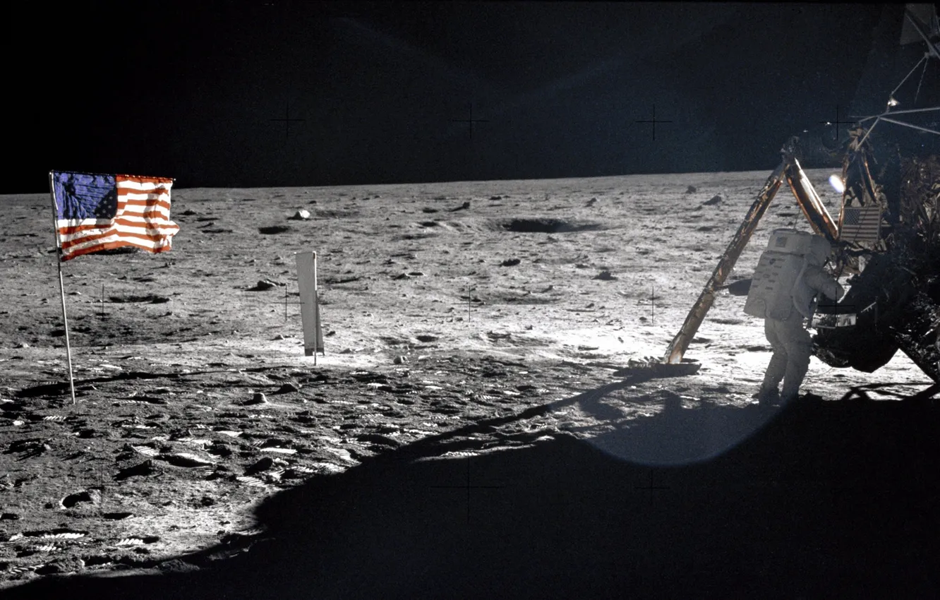 Фото обои Луна, флаг, США, астронавт