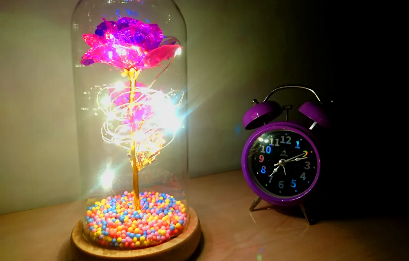 Фото обои light, lamp, clock, table clock