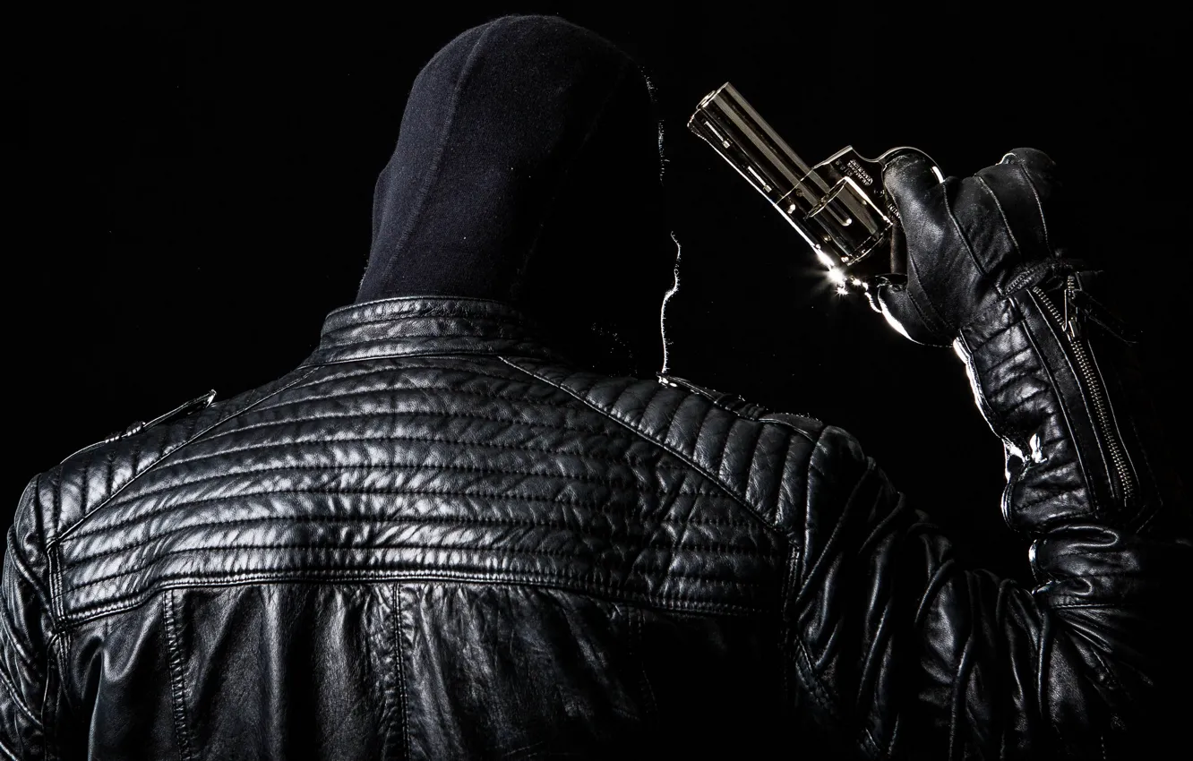 Фото обои фон, человек, револьвер