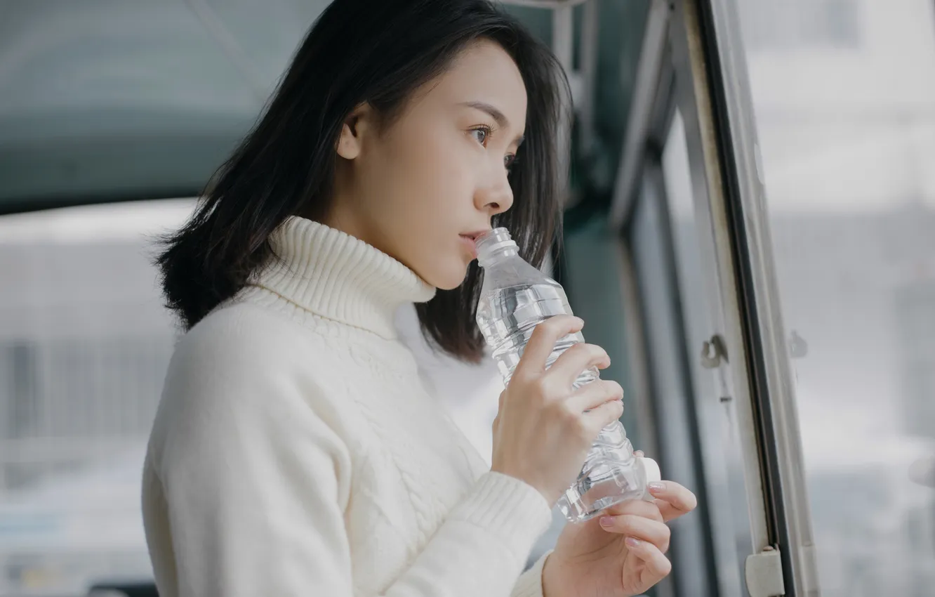 Фото обои Beautiful, Asian, Model, Water, Woman, Cute, Pretty, Sweater