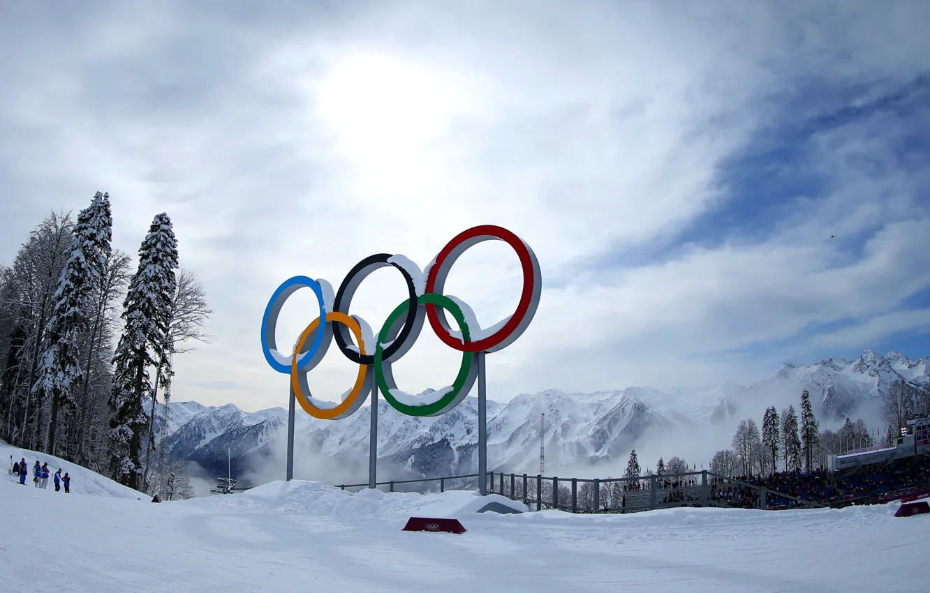 Фото обои зима, снег, деревья, горы, Россия, Олимпийские кольца, Сочи 2014, комплекс Лаура