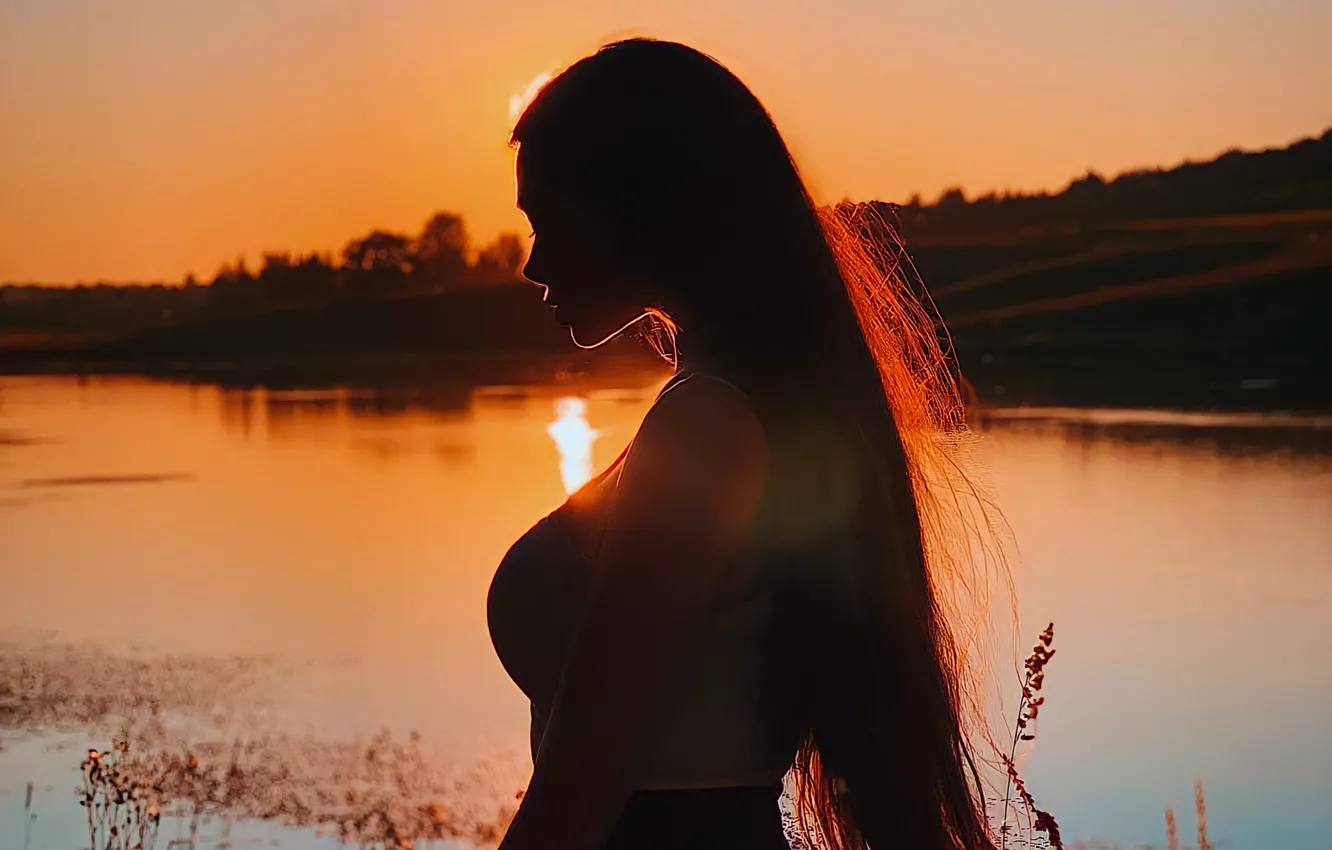 Фото обои dark, girl, sunset, lake, model, sun, dusk, brunette