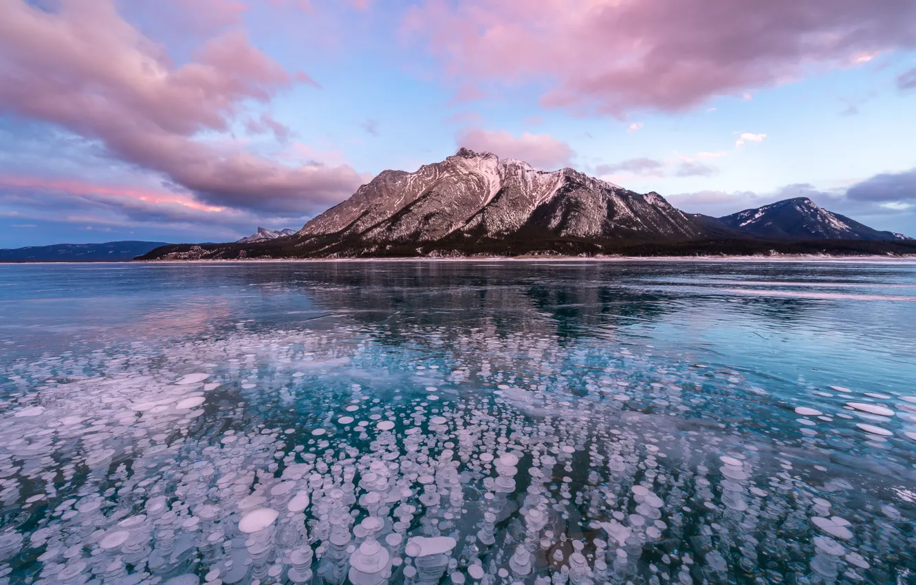 Фото обои зима, небо, вода, облака, горы, озеро, отражение, пузыри