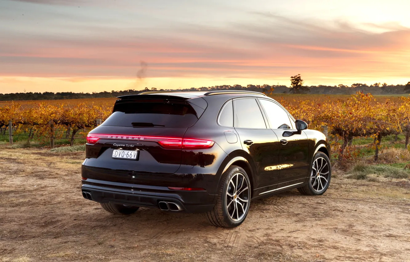 Фото обои закат, Porsche, вид сзади, Turbo, 2018, Cayenne, кроссовер
