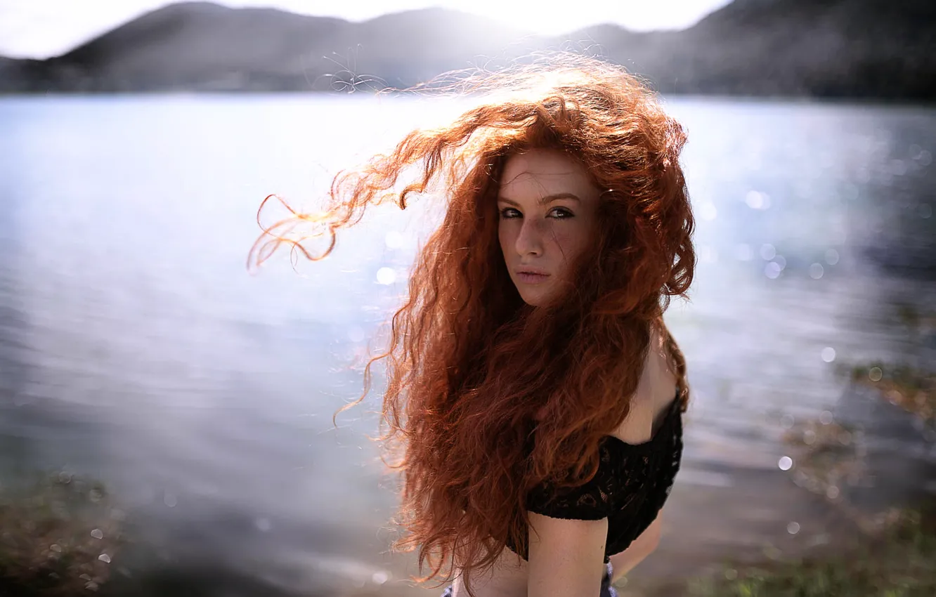Фото обои ветер, веснушки, кудри, The eyes of lake