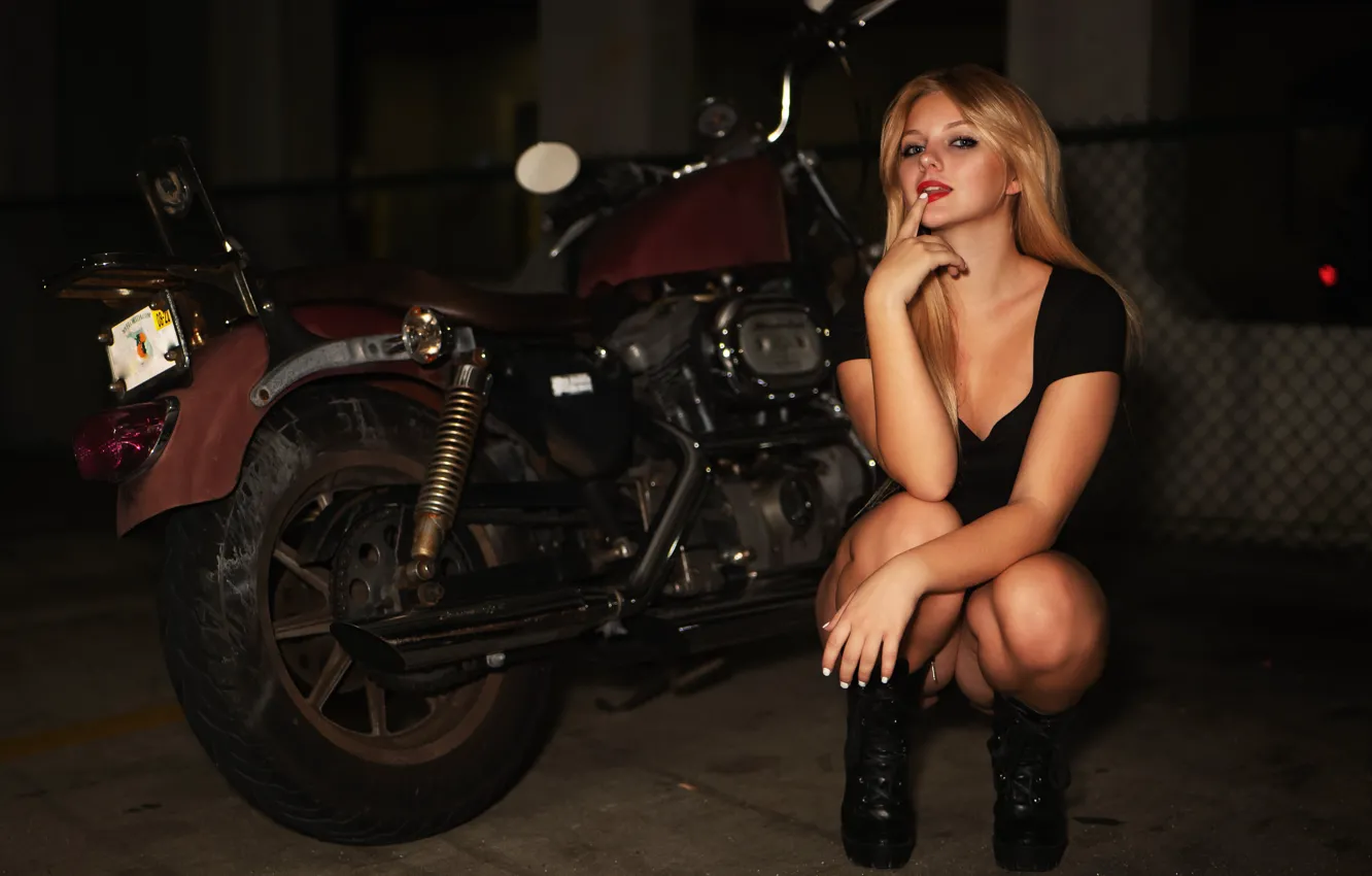 Фото обои девушка, поза, блондинка, мотоцикл, Christopher Rankin