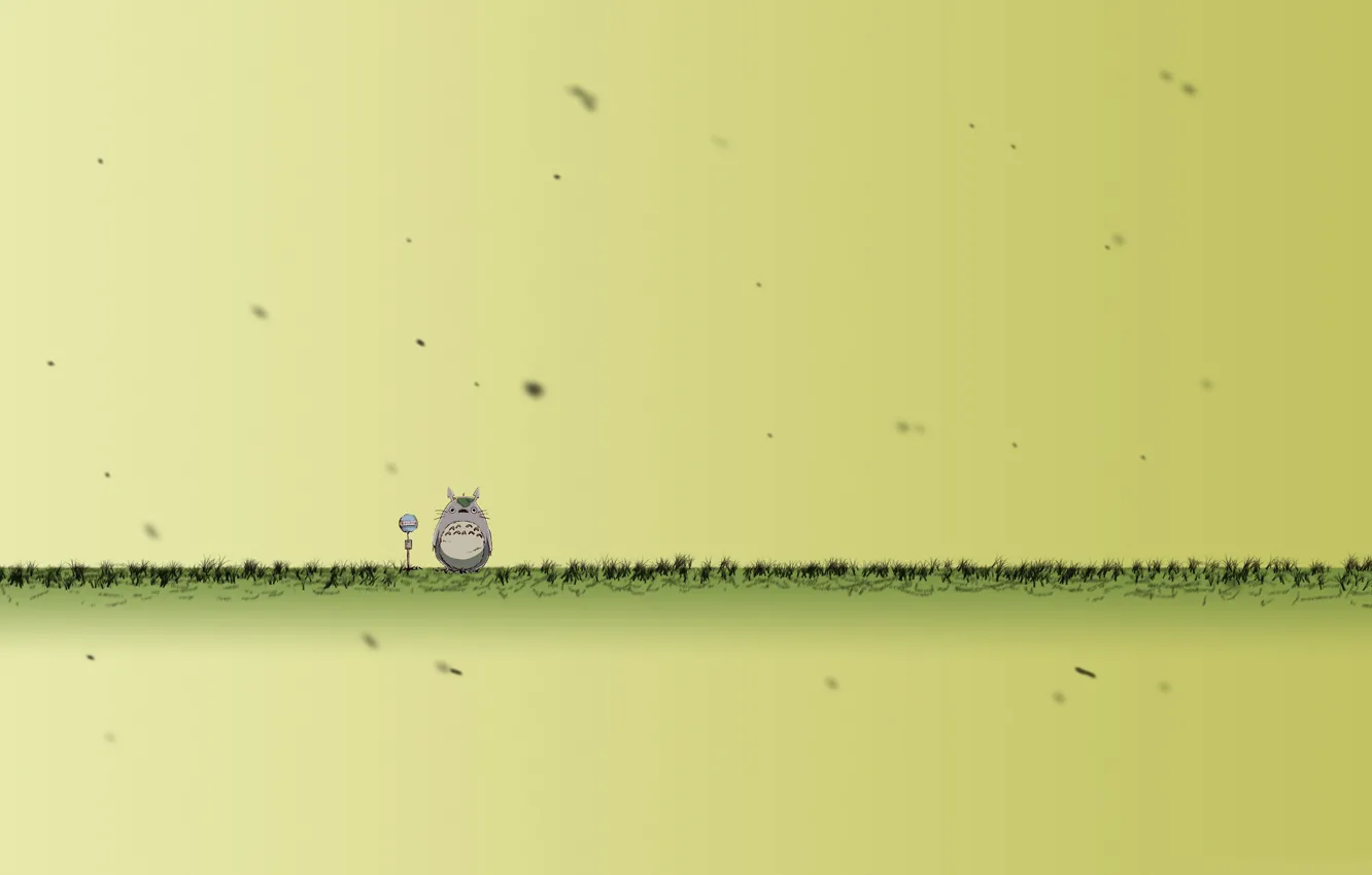 Фото обои трава, зверушка, микрофон, стоит, totoro, толстый, тоторо, уродец