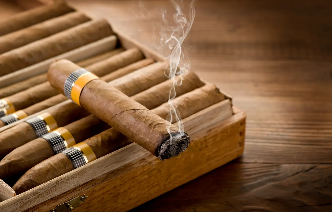 Фото обои smoke, wood, cigars, snuff