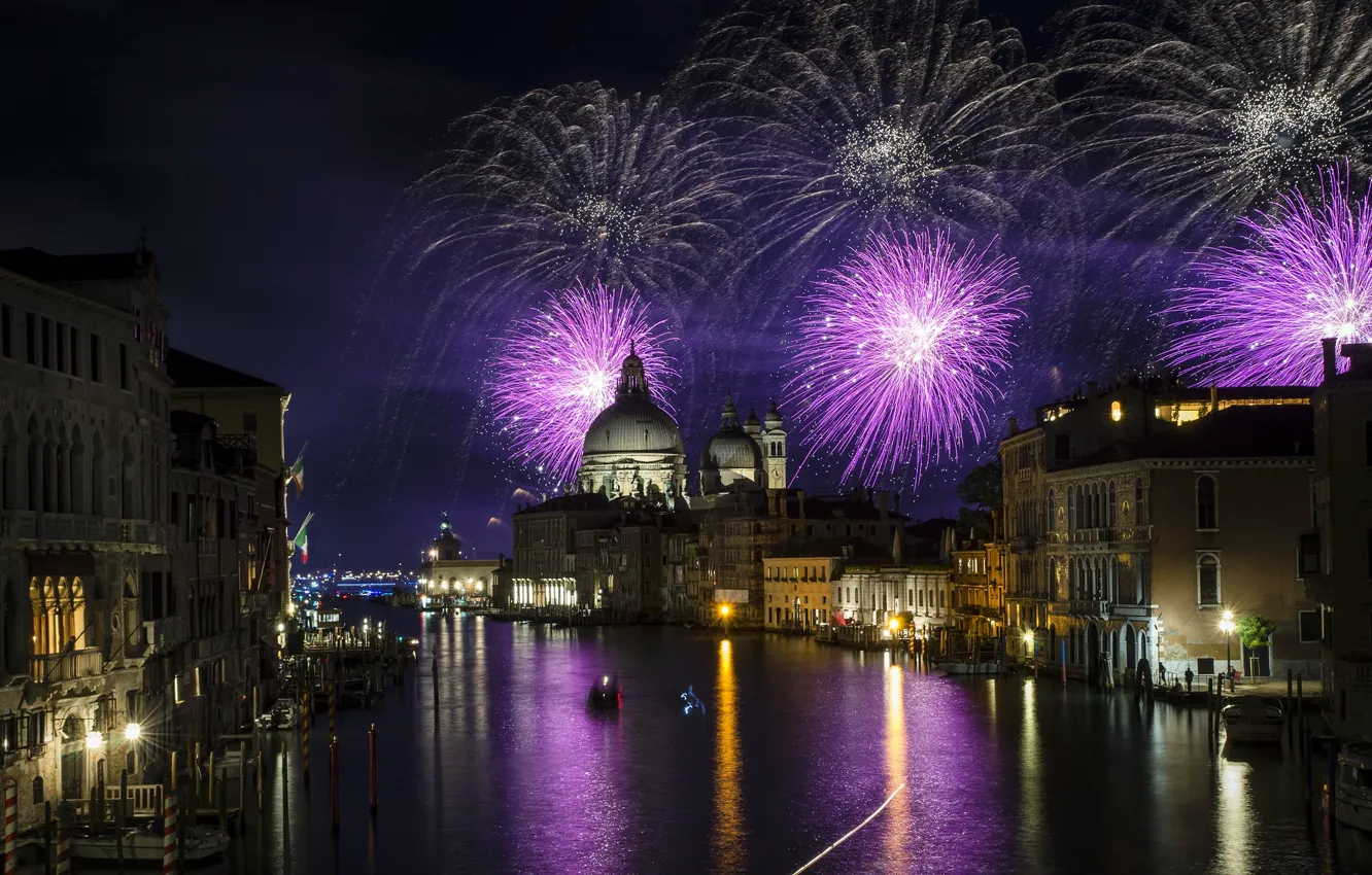 Фото обои ночь, огни, праздник, Италия, Венеция, Новый год, фейерверк