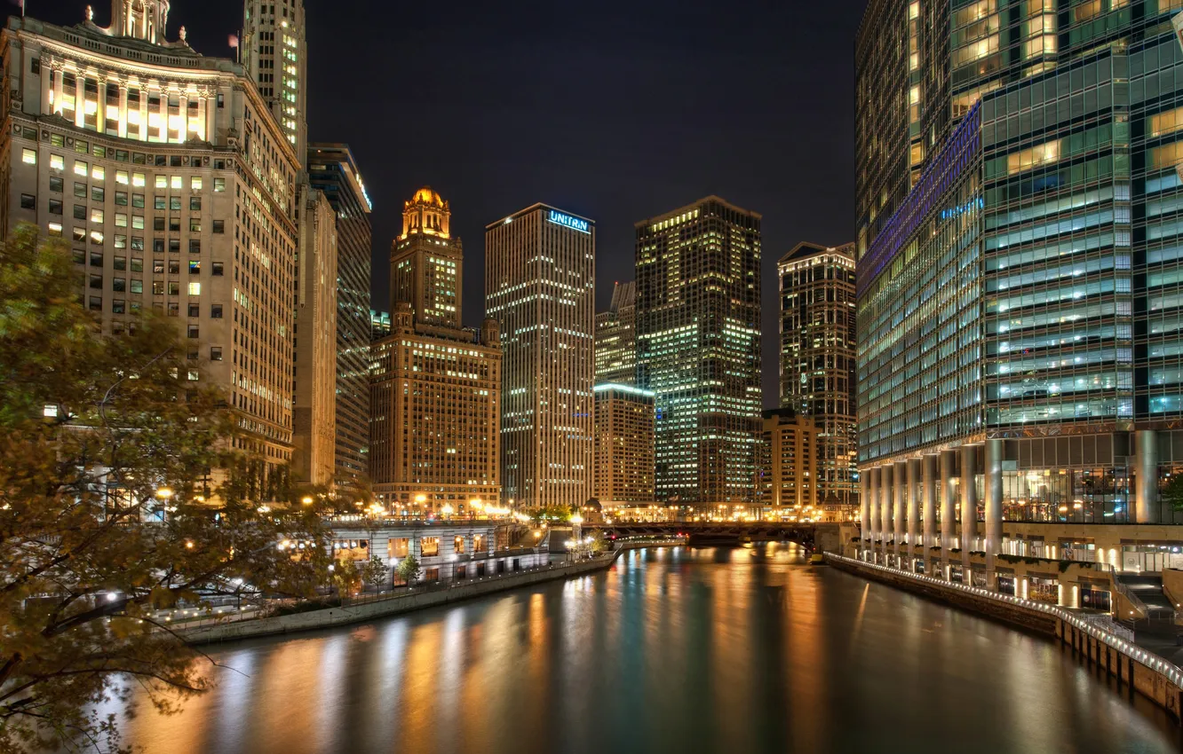 Фото обои ночь, город, огни, отражение, река, небоскребы, Чикаго, Иллиноис