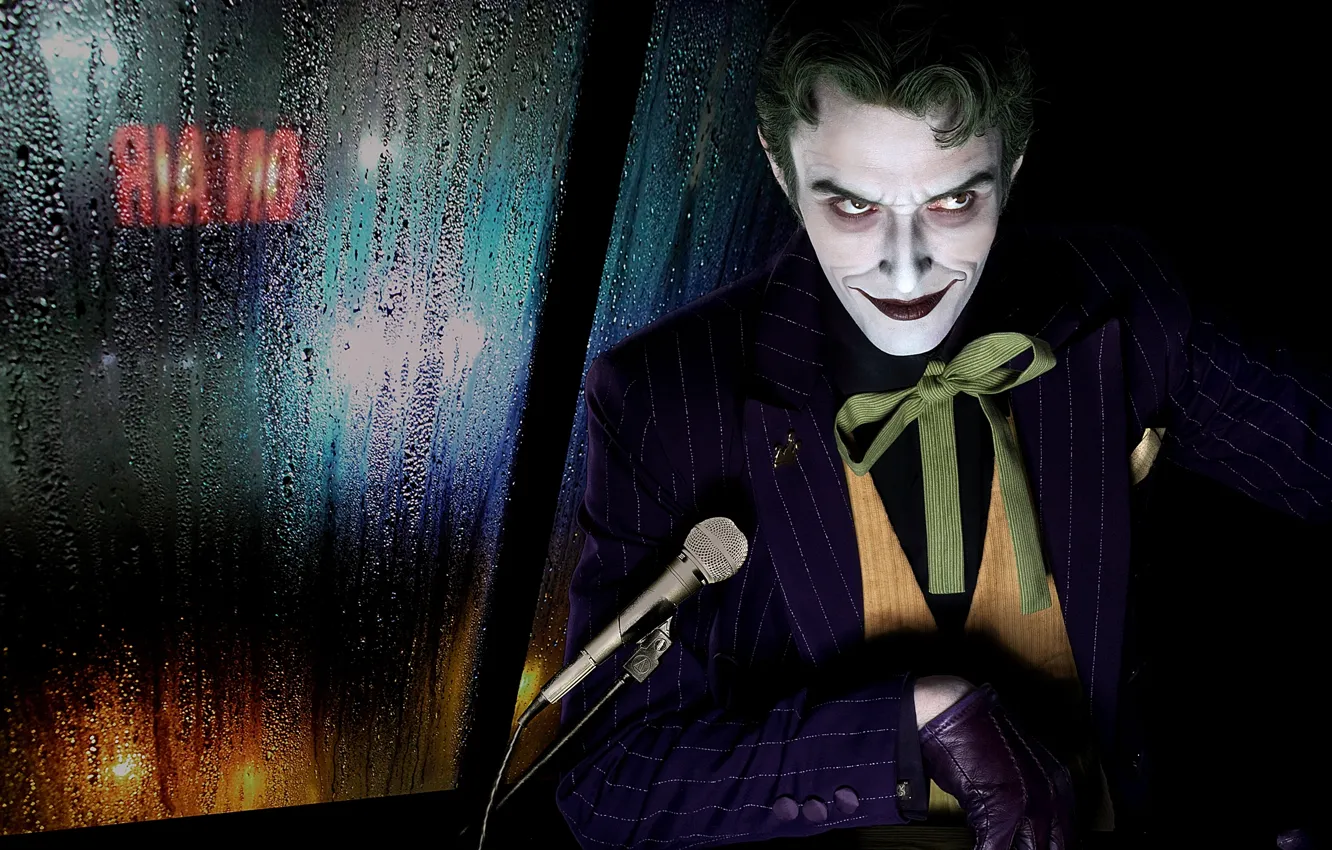 Фото обои взгляд, фон, микрофон, Joker