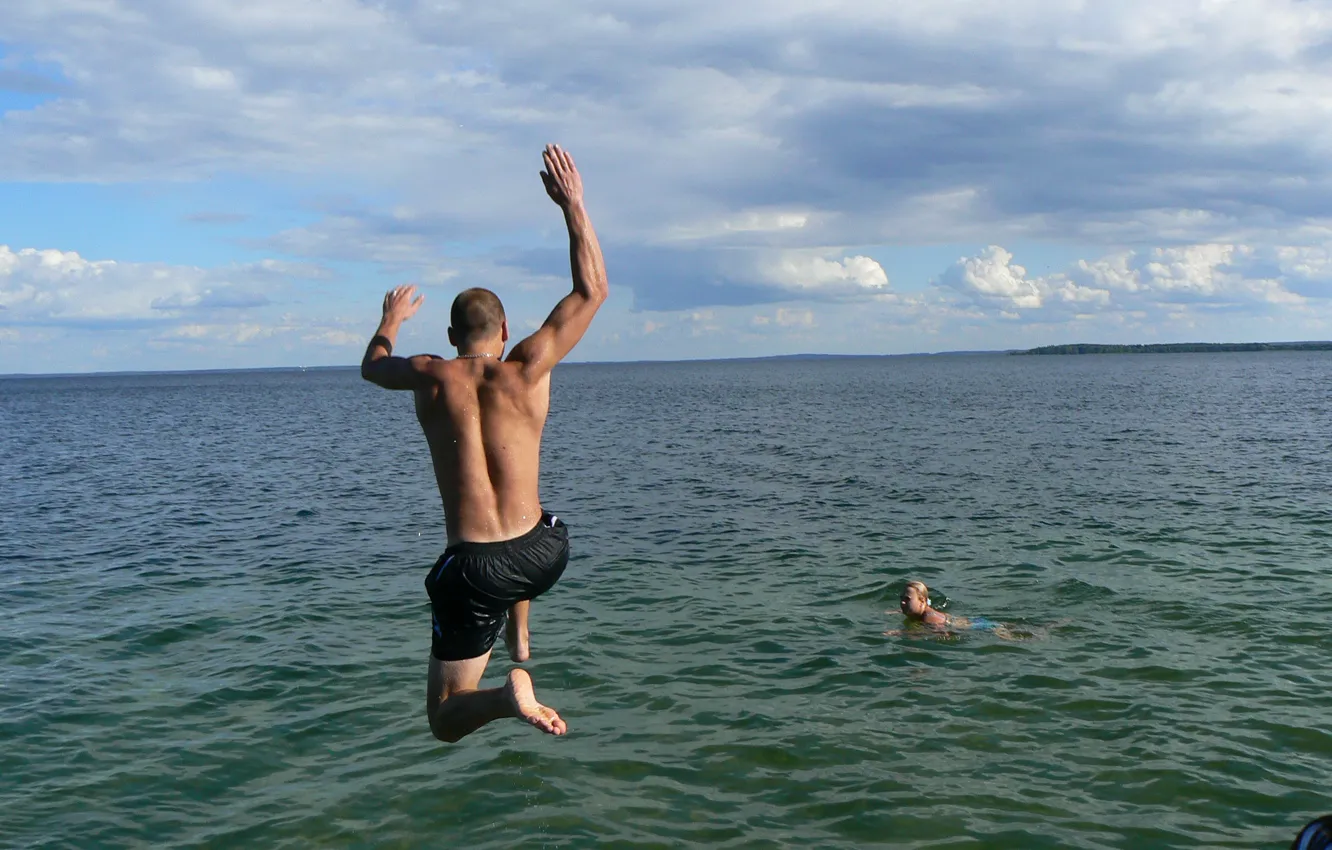 Фото обои радость, озеро, прыжок, парень, мышцы, молодёжь, Беларусь, моё фото
